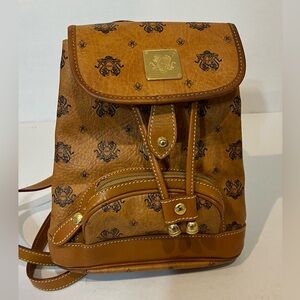 Vintage retro mini bagpack. Looks new!